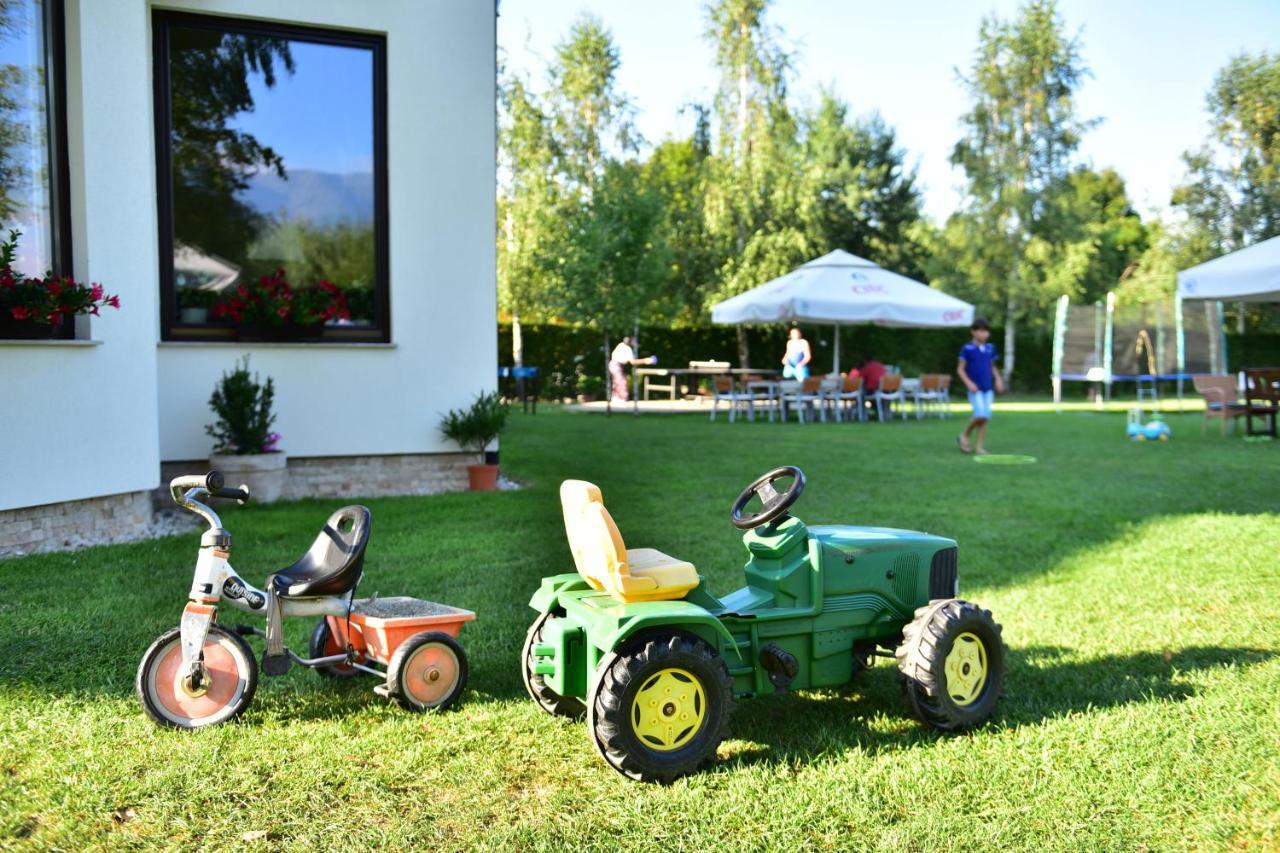 Natura Family Resort アヴリグ エクステリア 写真